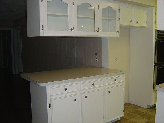 5th image of 221 Sleepy Hollow Dr