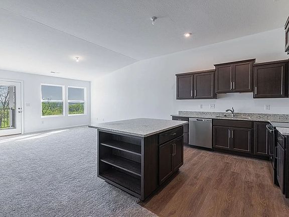 5th image of 5239 Hazeltine Ln