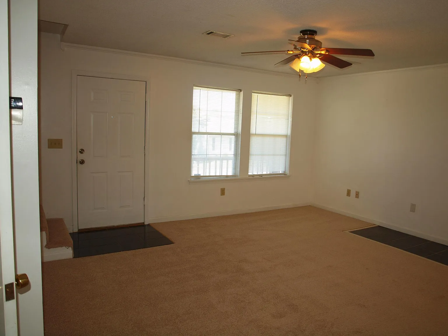 3 bed, 1616 sqft, $1,850 — Photo 2