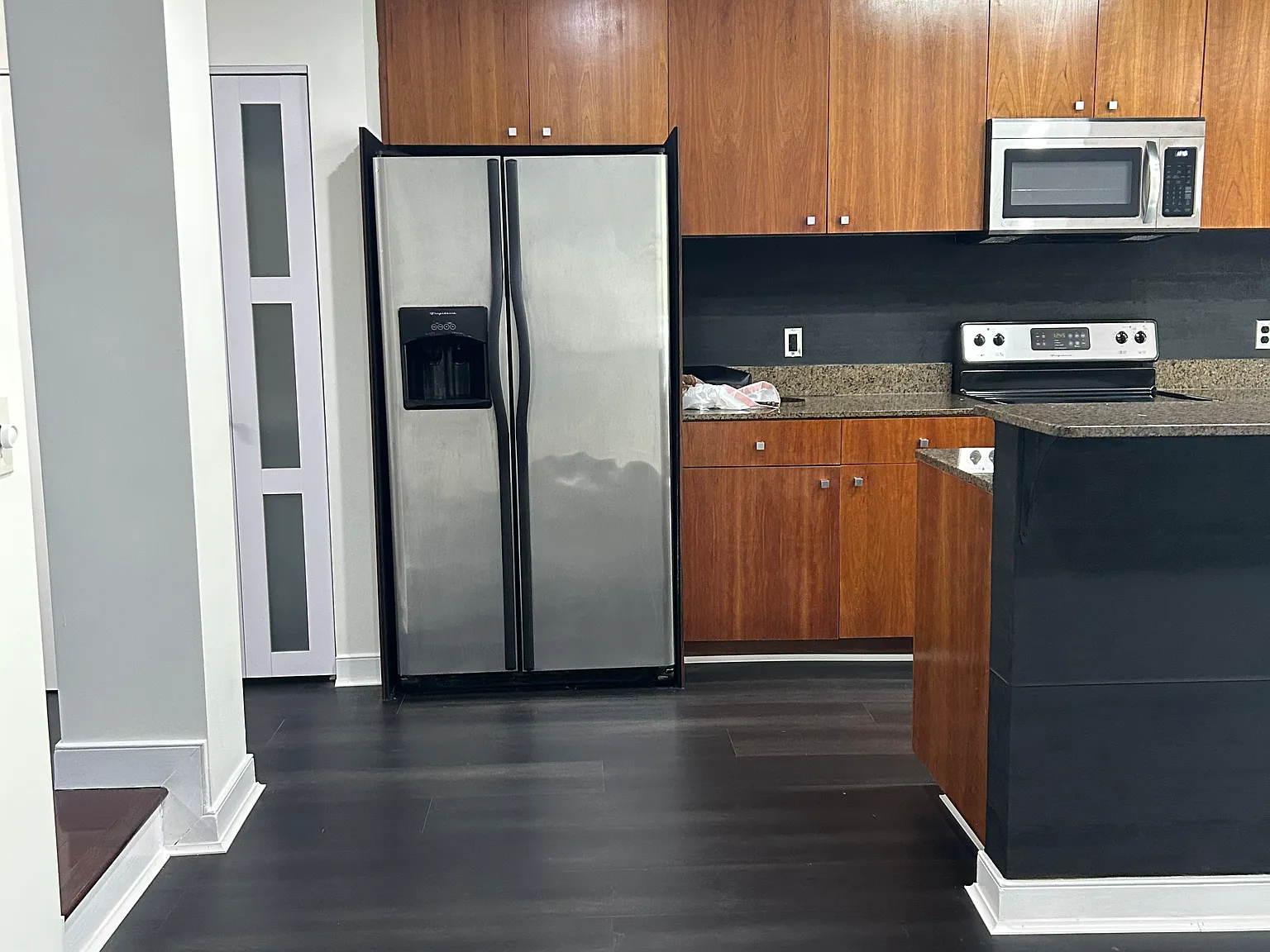 1 bed, 820 sqft, $1,750 — Photo 4