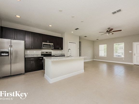 5th image of 448 Magpie Ct