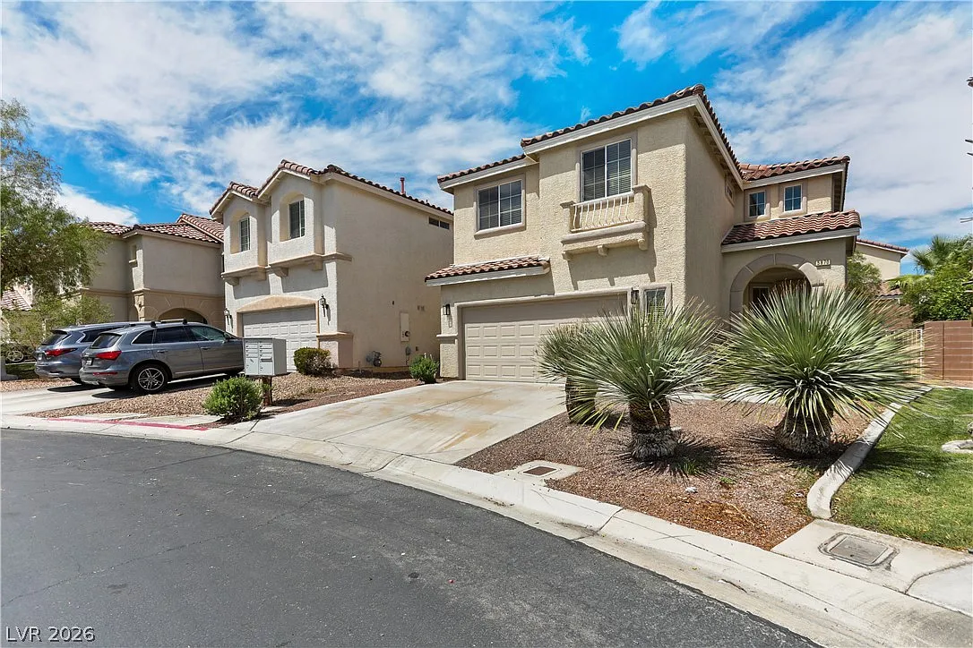 3 bed, 2.5 bath, 1542 sqft, $2,025 — Photo 3