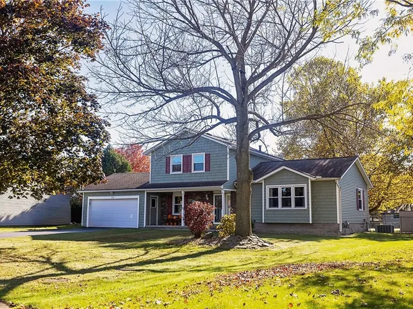 137 Sweet Acres Dr, Rochester, NY 14612