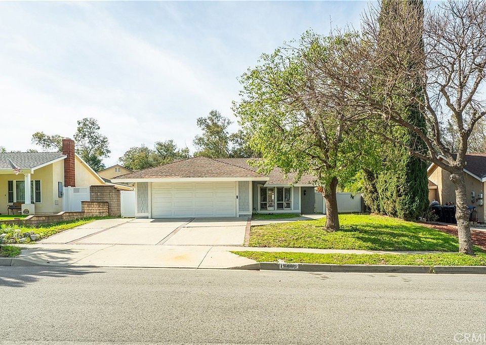 1st image of 15496 Rolling Ridge Dr