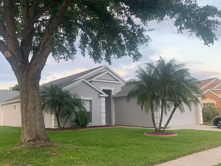 18139 Leafwood Cir — Photo 3