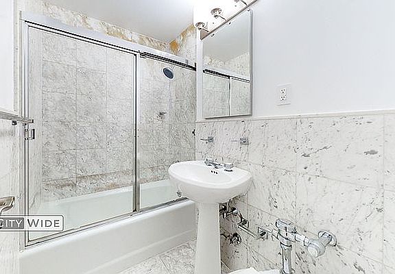 4th image of 436-442 E 81st St #2E