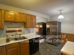 428 Appleblossom Ln, Shakopee, MN 55379