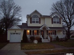 845 N West Blvd, Massapequa, NY 11758
