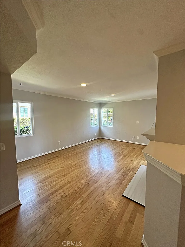 2 bed, 1130 sqft, $4,500 — Photo 4
