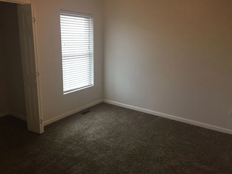 4236 Parkview Dr — Photo 6