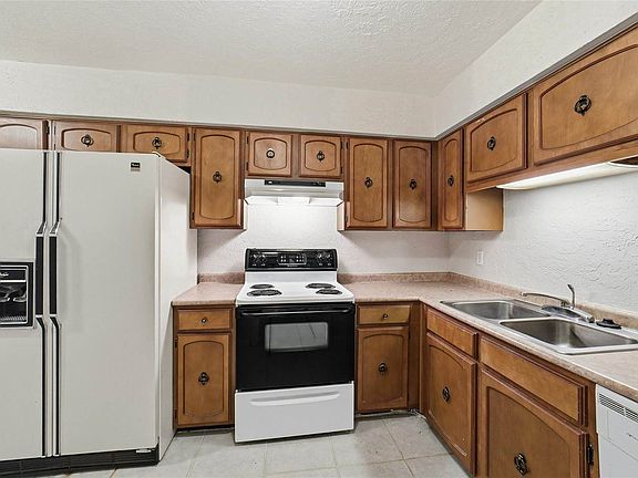 4th image of 461 N Post Oak Ln #Oak