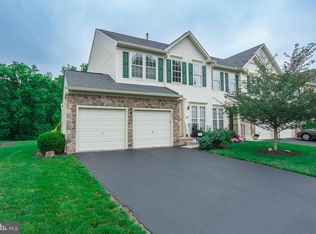 802 Geranium Dr, Warrington, PA 18976