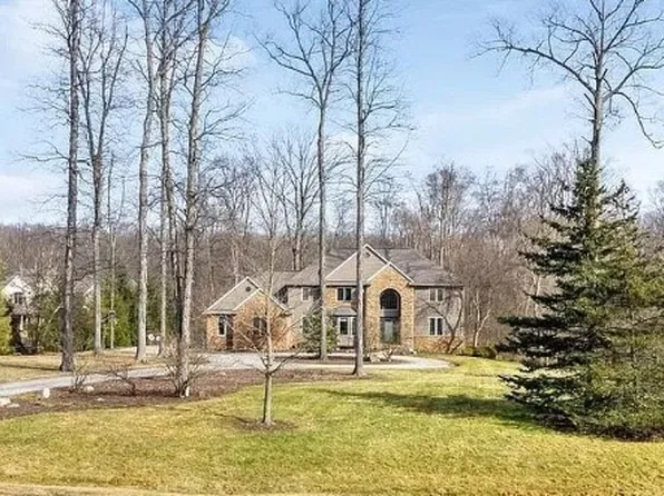 18041 Hawksmoor Way, Chagrin Falls, OH 44023