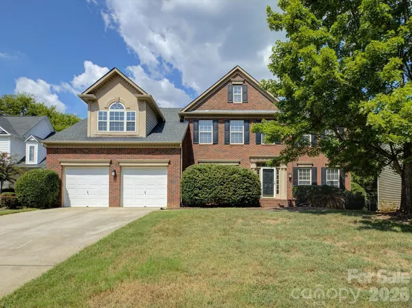 605 Queenswater Ln, Waxhaw, NC 28173