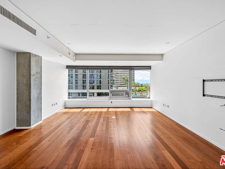 1155 S Grand Ave #915 — Photo 4