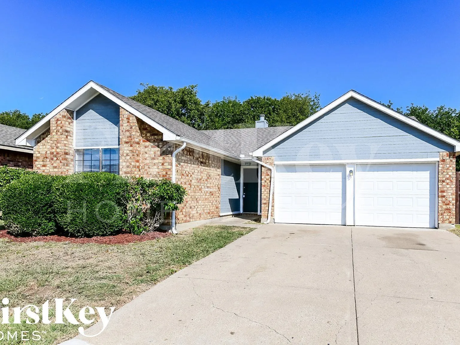3 bed, 2.0 bath, 1367 sqft, $1,790 — Photo 2