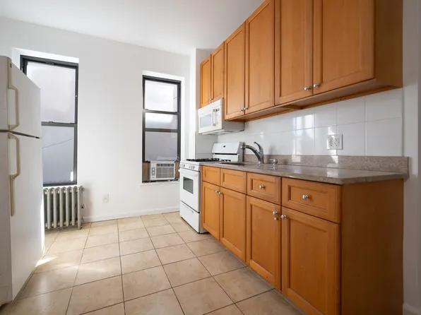 174 Canal Street image 1 of 14