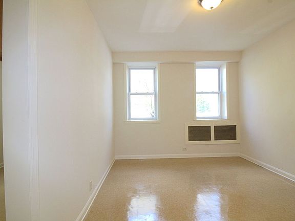 5th image of 166 Vanderbilt Ave #101