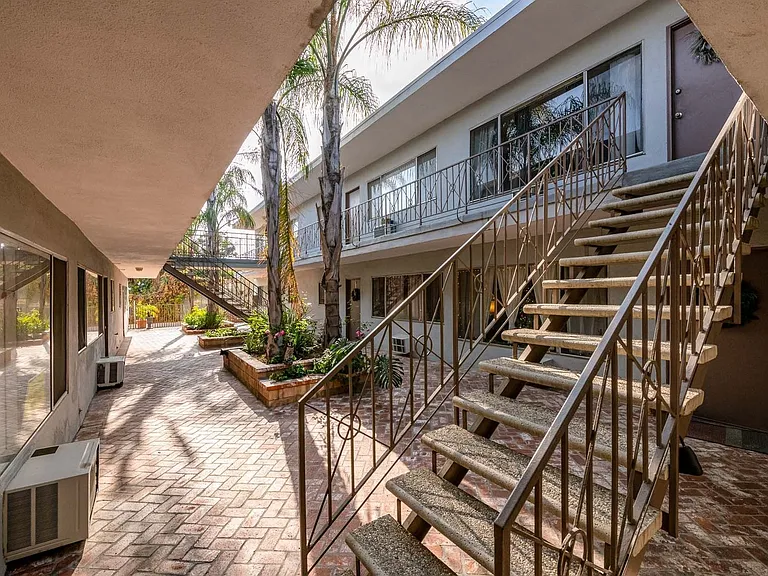 4000 Sequoia St — Photo 27