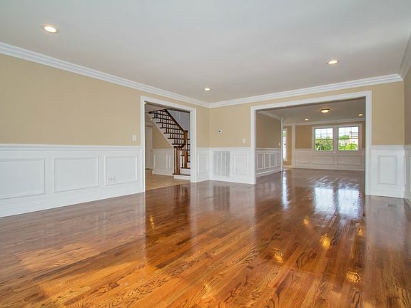 5th image of 35 Duck Ln