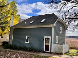 1215 Bay Rd, McHenry, IL 60051