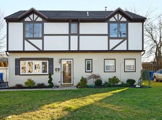 64 W Warren St, Iselin, NJ