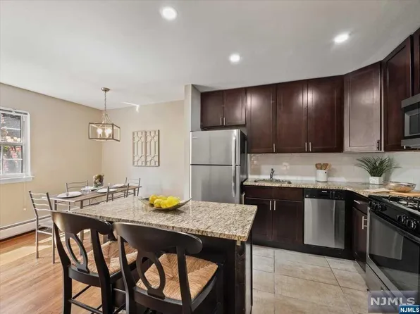 5013 Christopher St, Ramsey, NJ 07446