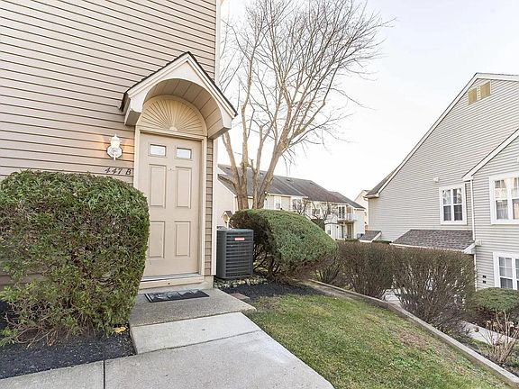 3rd image of 447 Thornwood Dr #B