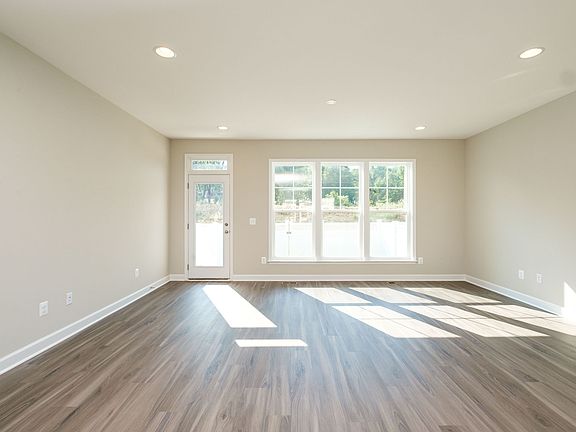 5th image of 3487 Monterey Dr