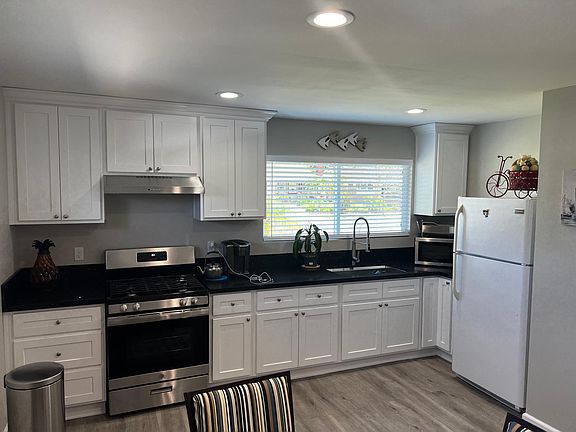 4th image of 1751 N Prelude Dr #B