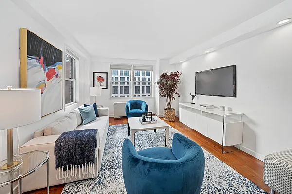 Sold by Compass | media 1