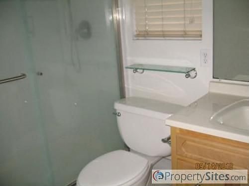 5th image of 743 Divina Vista St