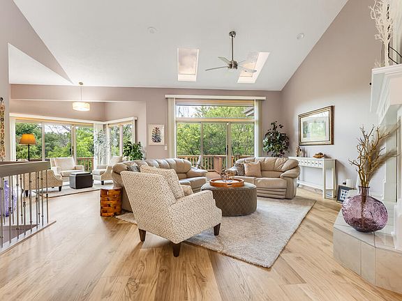 5th image of 28044 Hickory Cir #11