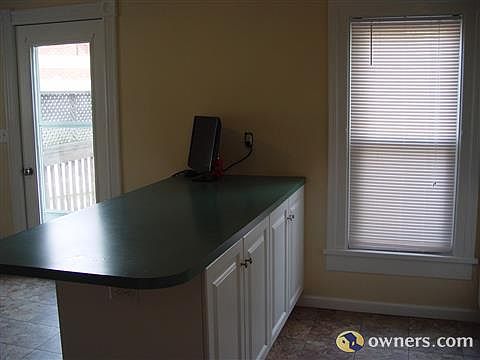 Large Breakfast Bar