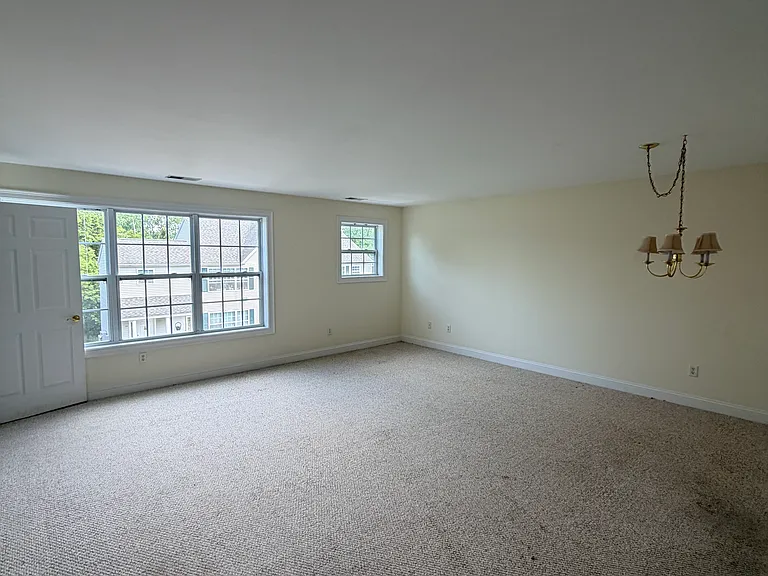 35 Judith Ln #204 — Photo 5