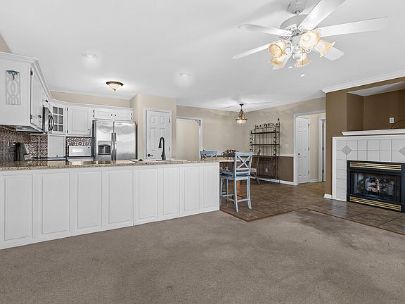 5th image of 80 Flagstone Dr