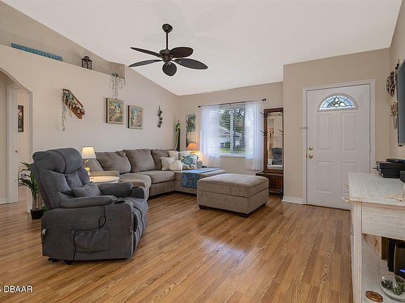 4th image of 22 Prospect Ln