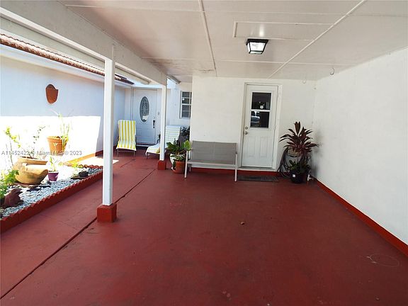 4th image of 3271 Coral Springs Dr #2
