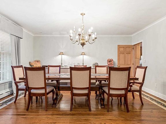 4th image of 15 Kenwood Ct