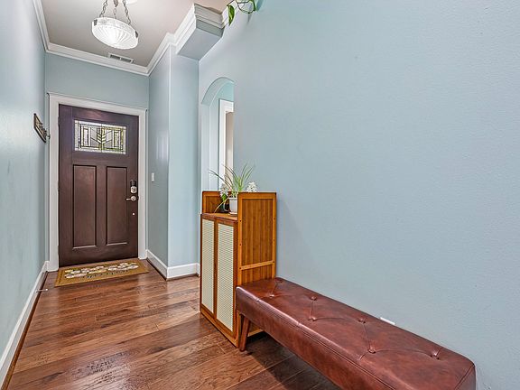 3rd image of 10015 1st St NE