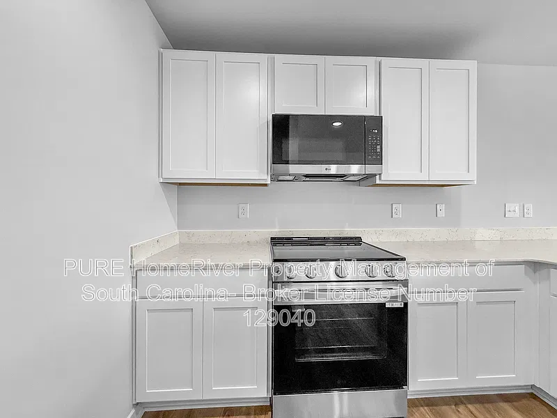 3 bed, 2.5 bath, 1402 sqft, $1,715 — Photo 4
