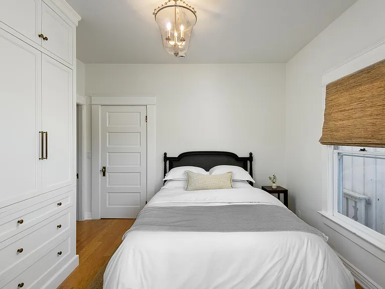 306 W De La Guerra St — Photo 18