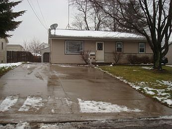 1st image of 2402 Russell Ave