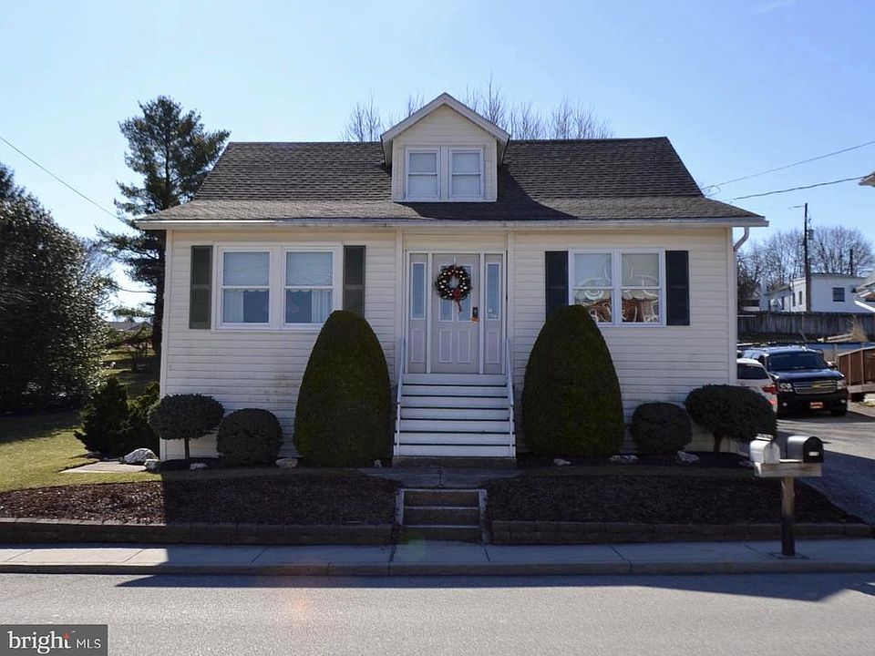 1st image of 115 N Constitiution Ave