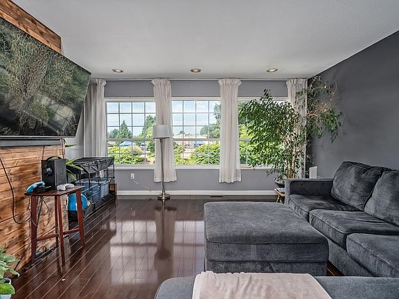 5th image of 8232 Peacock St