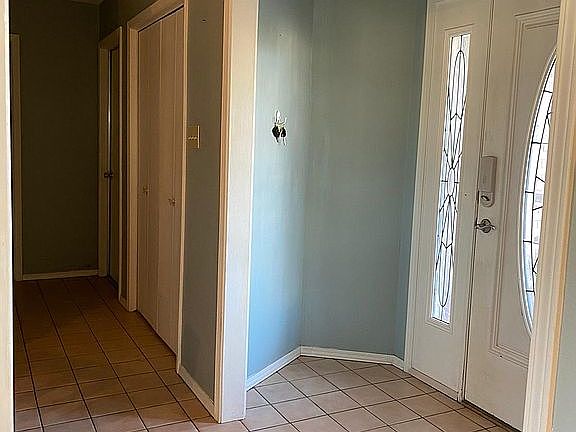 5th image of 3118 Lazy Lake Dr