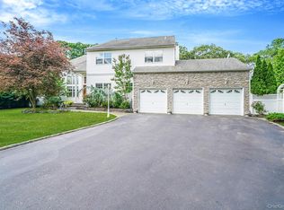 7 Sara Court, Nesconset, NY 11767