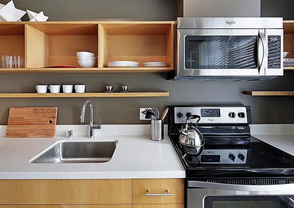 1 Bedroom - Galley Kitchen
