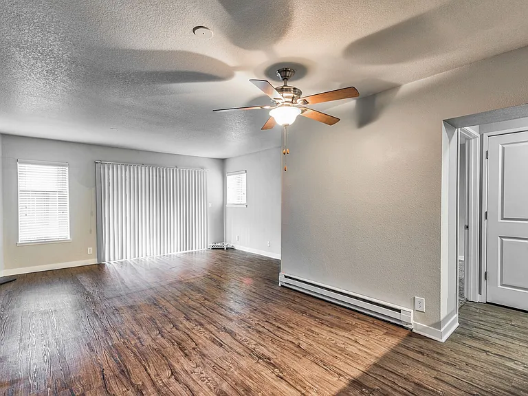 Sterling Pointe — Photo 45