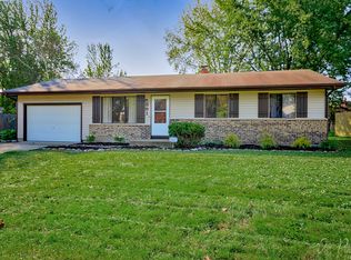 891 Camelot Dr, Crystal Lake, IL 60014